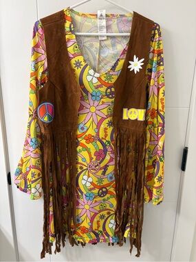 Halloween!  Women’s Hippie Dress with Brown Vest and headband.  Size Medium